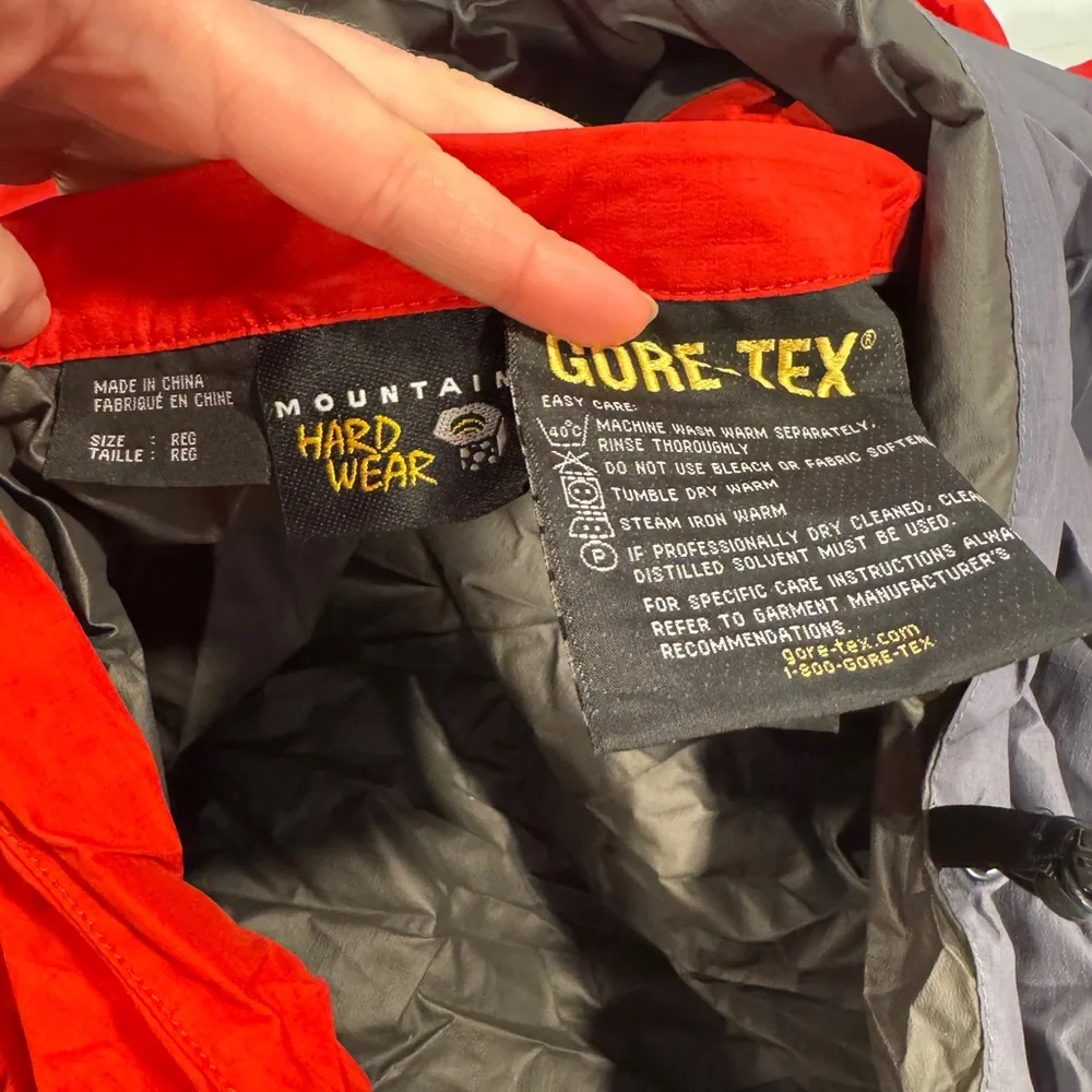 Mountain Hardwear Gore-Tex Bivy - Picture 3 of 7
